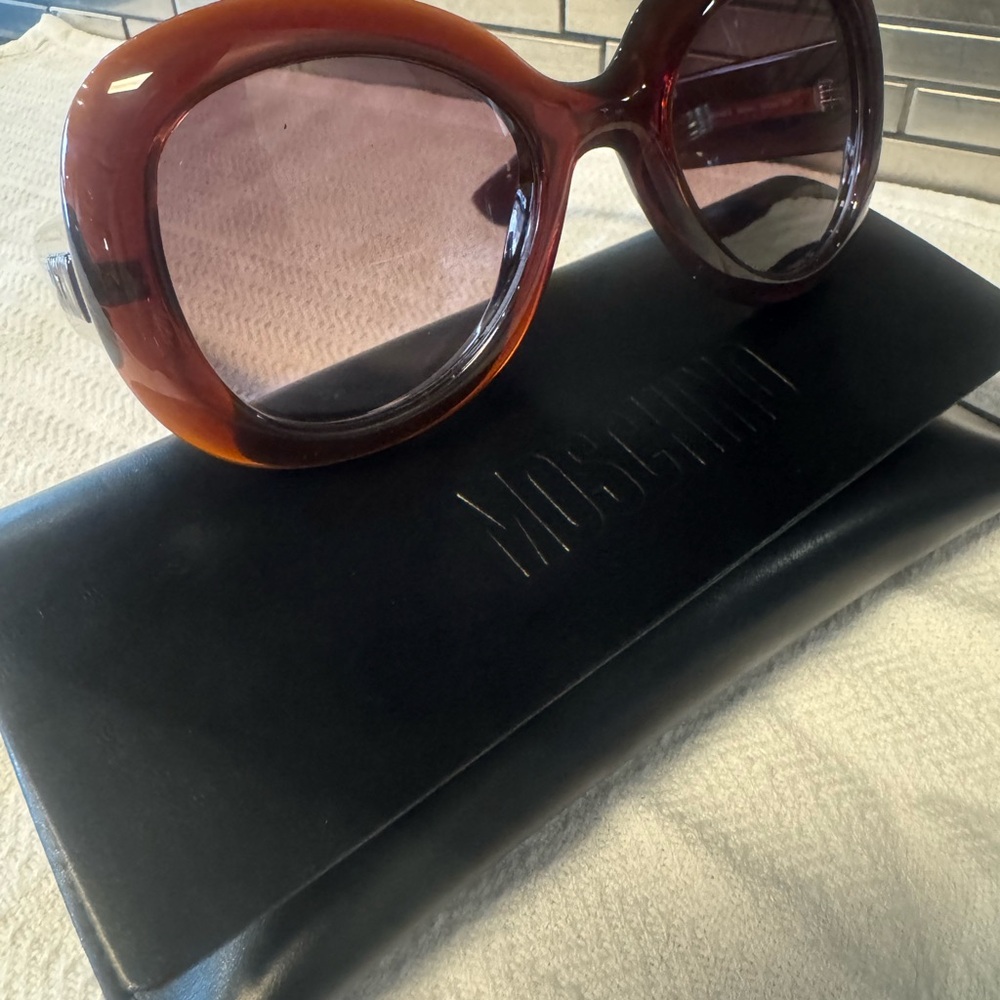 Moschino Oversized Brown Gradient Women's Sunglasses - Picture 3 of 8